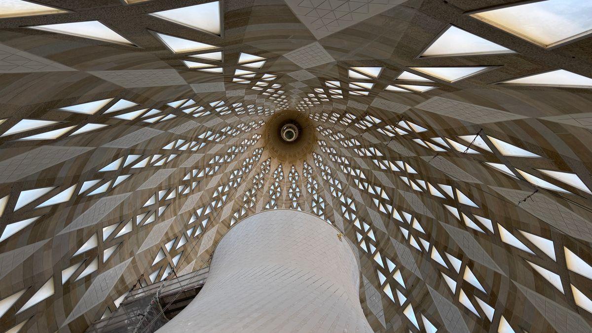 Das Innere des Marienturms der Sagrada Família wirkt wie nicht von dieser Welt. Für die Öffentlichkeit ist dieser Teil der Basilika nicht zugänglich.