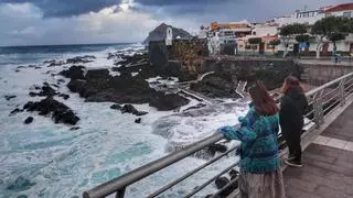 Temporal de mar en Garachico por la borrasca Emilia