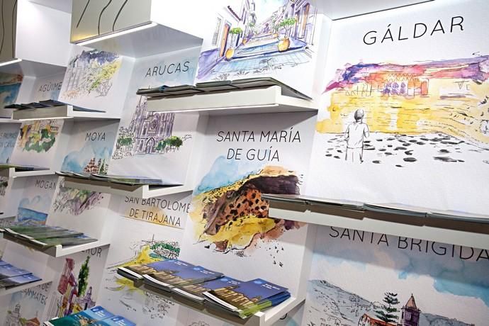 El arte de Pepe Dámaso transforma la Oficina de Información Turística de Triana