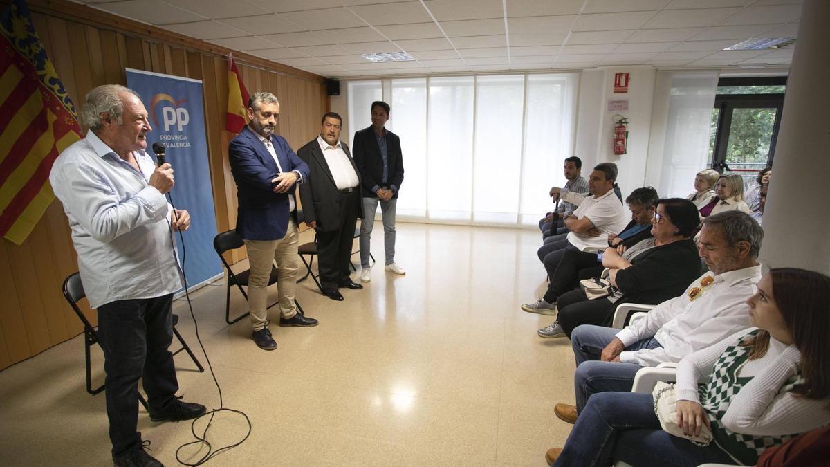 Populares, en un acto en Gilet en la anterior campaña.