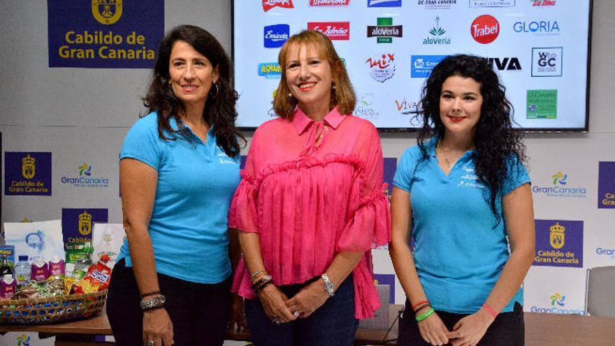 Inés Jiménez junto a Emma Guerrero y  Verónica Alemán en la presentación del festival ayer.