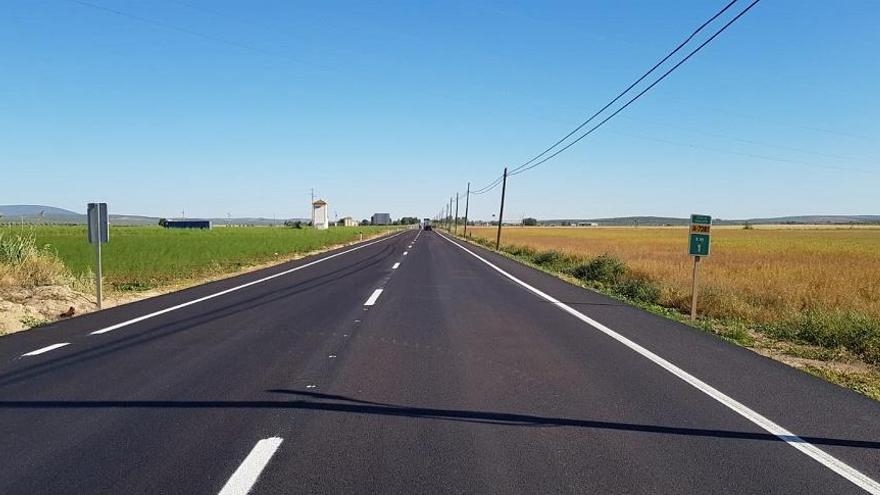 Imagen de la carretera con el nuevo pavimento.