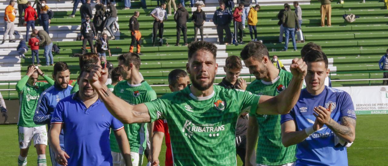 José Ramón celebra el triunfo ante Las Palmas Atlético en el Príncipe Felipe.