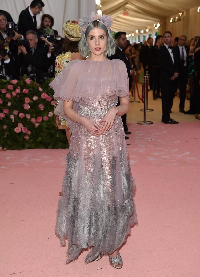 Lucy Boynton en la Gala MET 2019