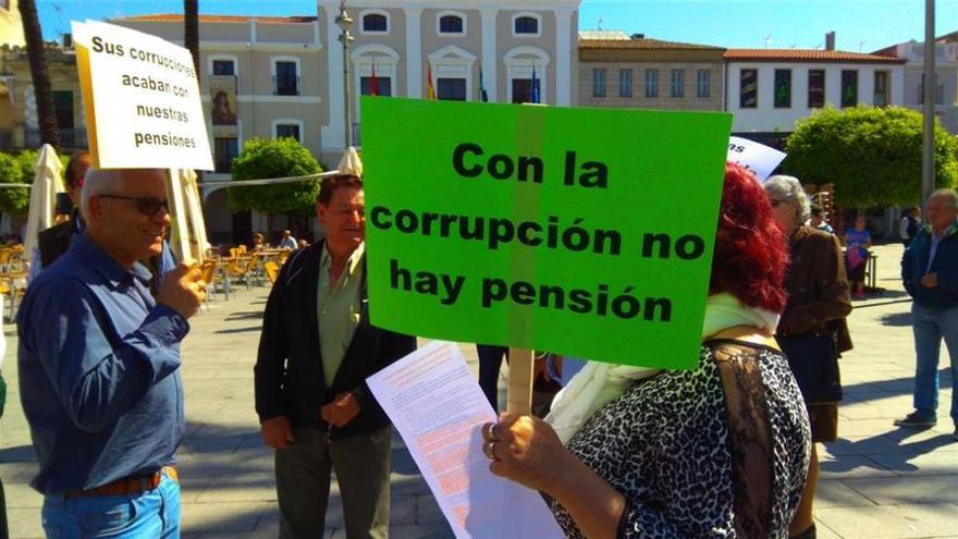 Pensionistas extremeños piden un sistema digno de pensiones