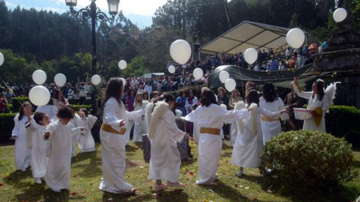 La recreación religiosa llevada a cabo en Meis, ayer.