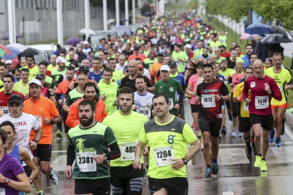 Multitudinaria media maratón en Gijón.