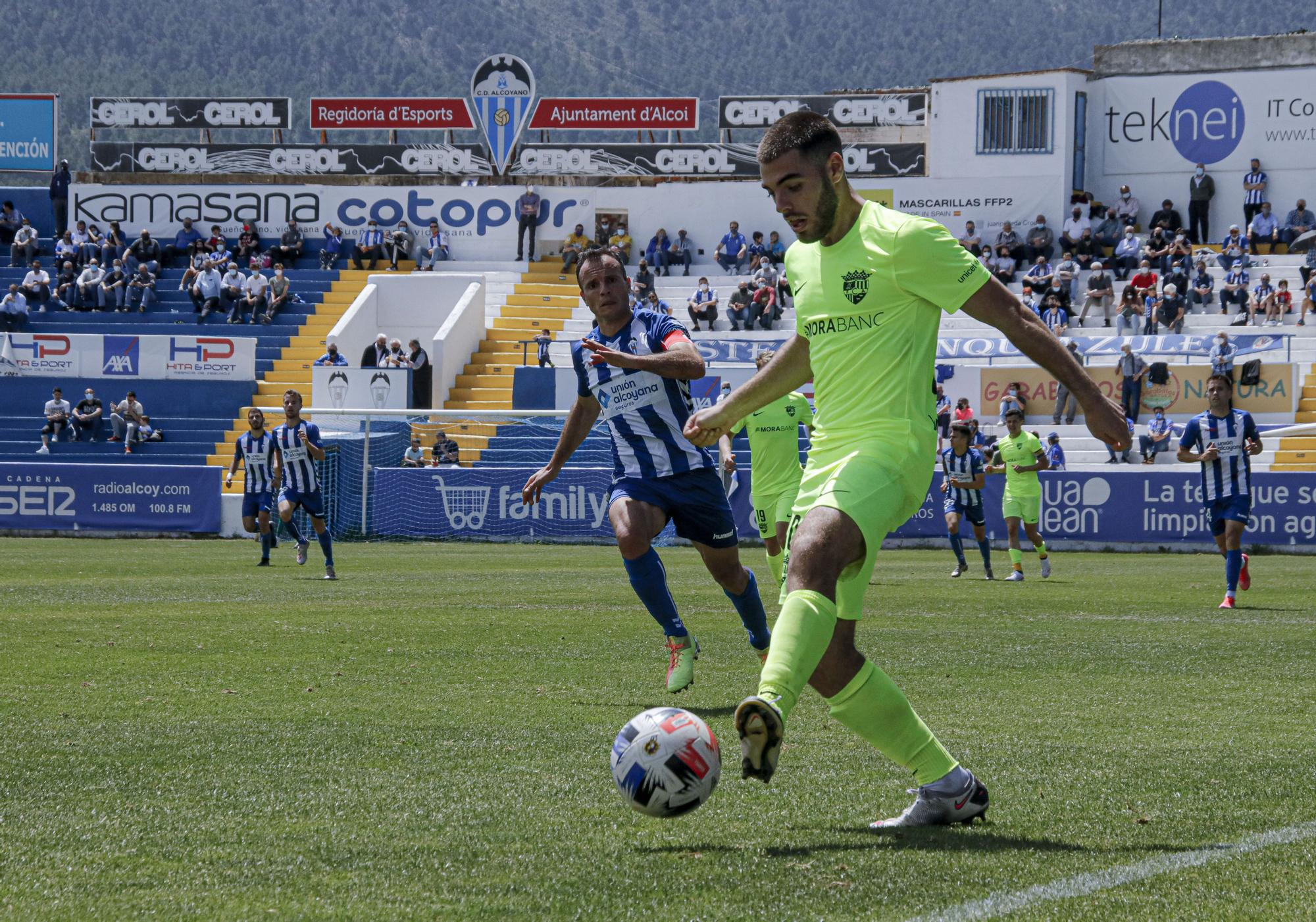 Goles y fiesta en la despedida del Alcoyano (2-3)