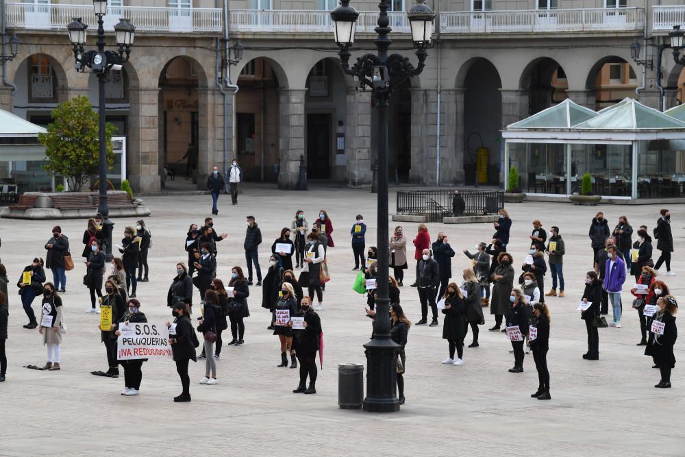 Centros de peluquería y estética de A Coruña convocan una jornada de cierre coordinado con otros negocios del estado, con el fin de reclamar ayudas para el sector, así como la rebaja del IVA del 21%.