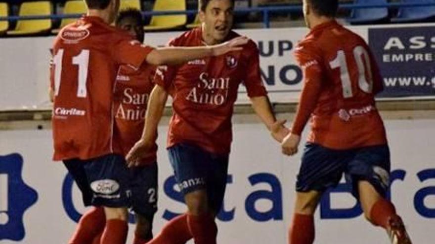 Mas celebra el gol que va marcar al duel de la primera volta.