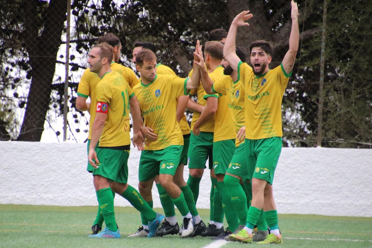 Celebración del gol que daba el título de campeón al Montilla.