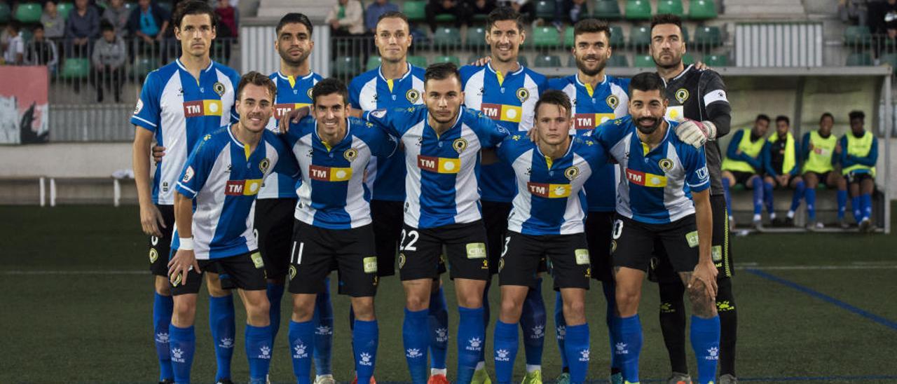 Once inicial del Hércules el pasado domingo en Cornellà (0-1), con los canteranos Álvaro Pérez, Víctor Olmedo, Borja Martínez y Nani.