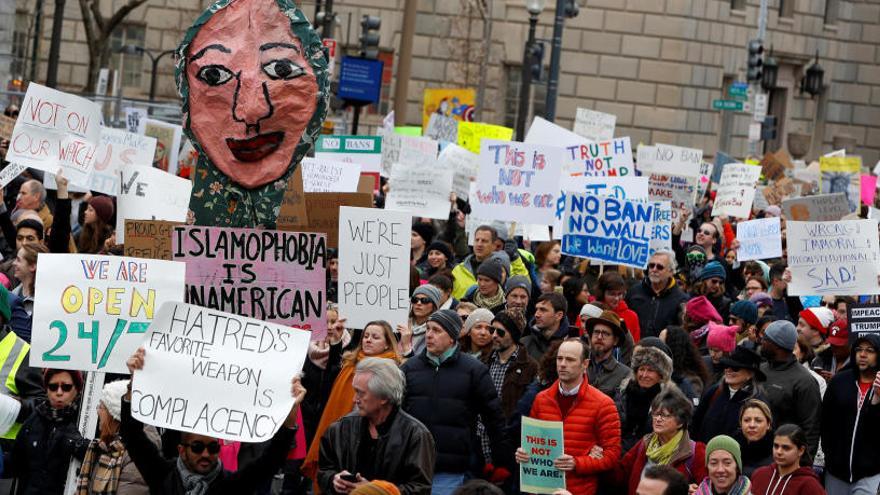 Manifestación contra la orden ejecutiva de Trump en Washington.