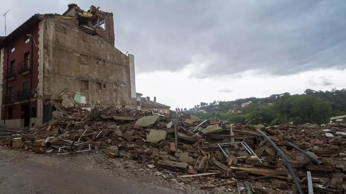 El edificio de cinco plantas derumbado en el centro de Teruel.