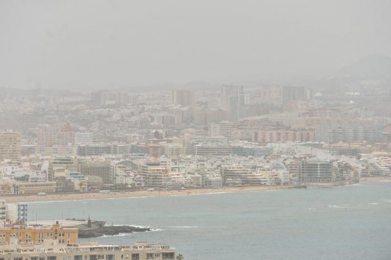 Calor y calima en Las Palmas de Gran Canaria (08/06/21)