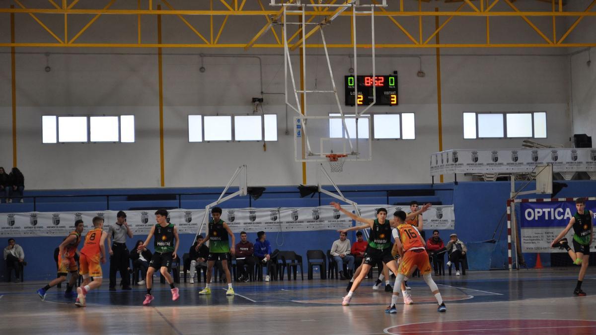 Un partido del torneo cadete del Genovés.