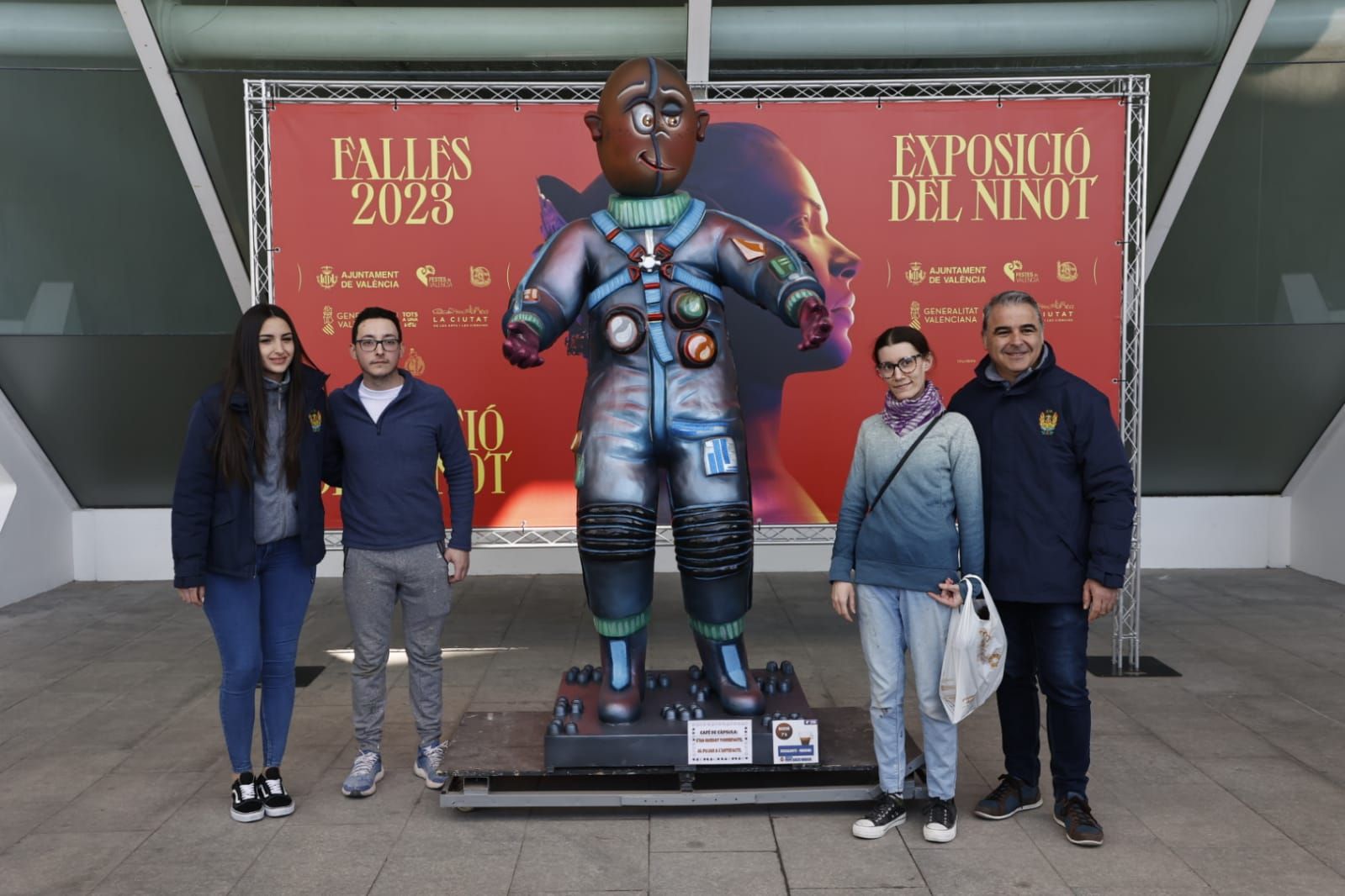 Llegan los primeros "ninots" a la Exposición de Fallas 2023