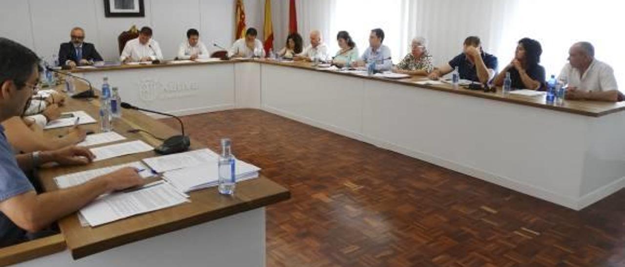 Cuatro concejales de Xàtiva superan los 1.000 euros por asistir a plenos y comisiones