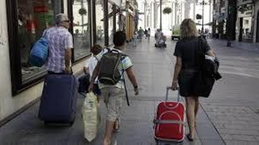 Aragón registró en 2017 un 8 % más de viajeros que el año anterior