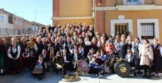 Las mujeres de la comarca de Los Valles se van de fiesta por Santa Águeda