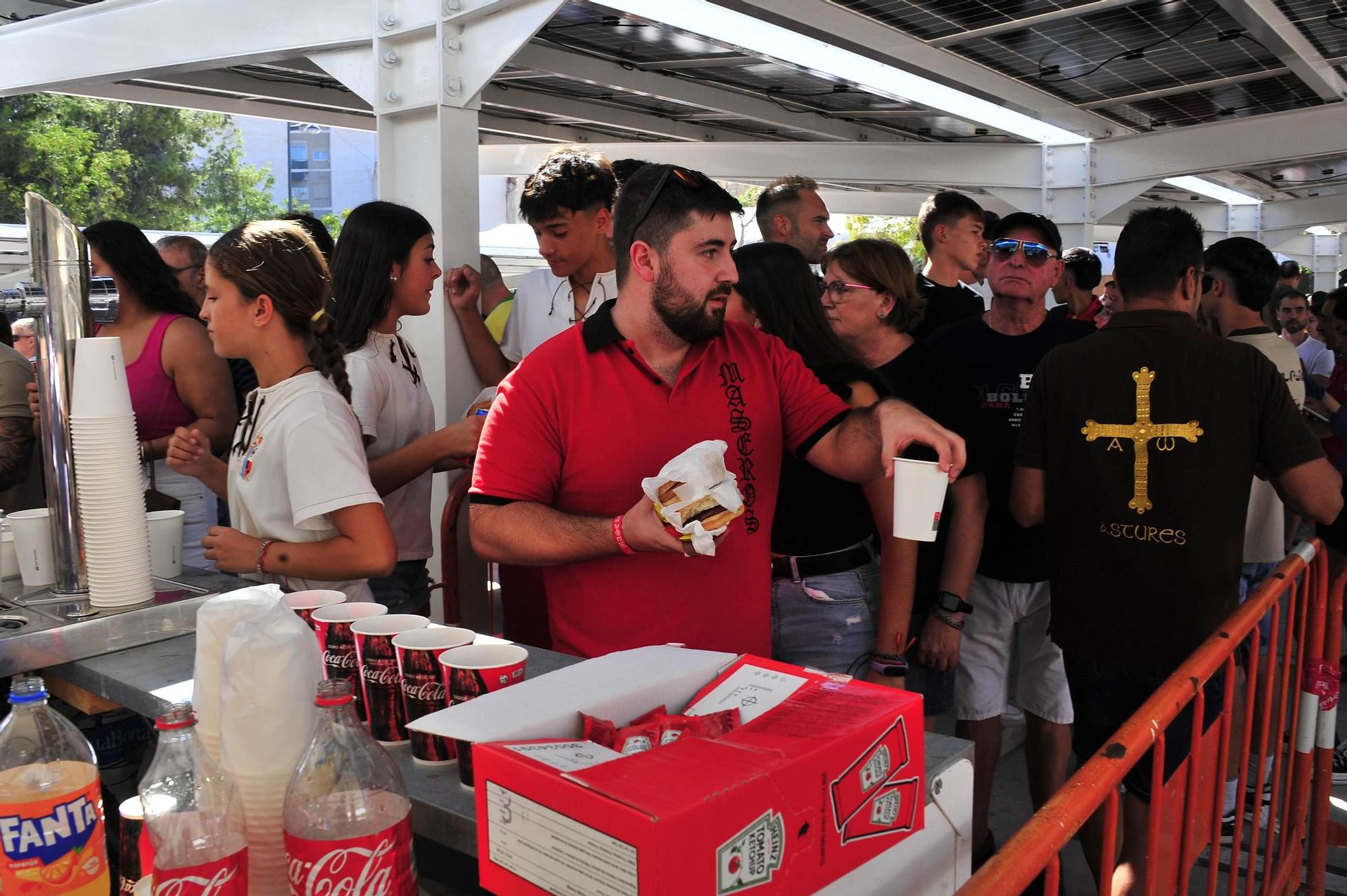 Fiesta de la hamburguesa en Crevillent