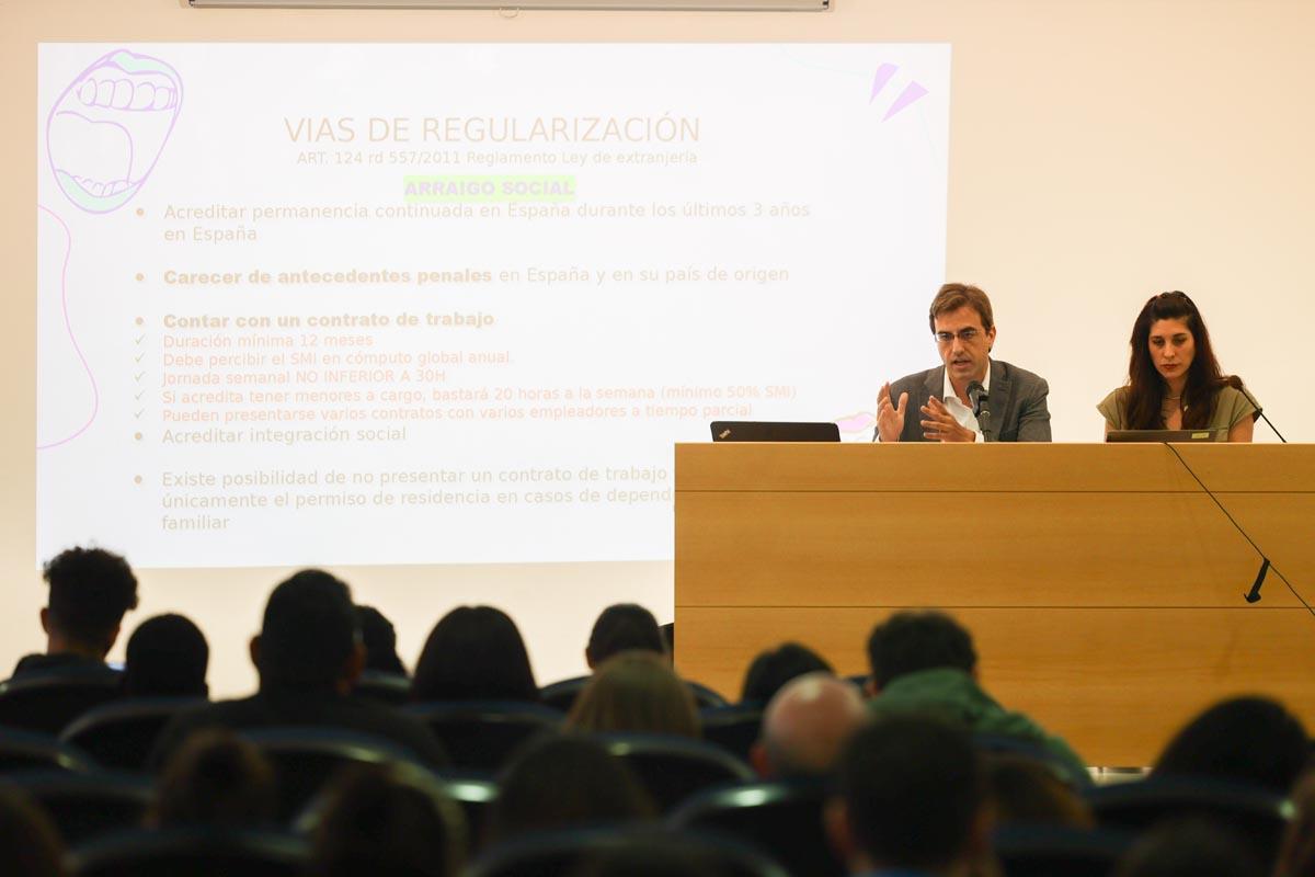 Las jornadas de regularización de inmigrantes de Sant Antoni, en imágenes Las jornadas de regularización de inmigrantes de Sant Antoni, en imágenes