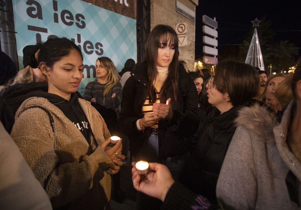 Protesta en repulsa del último asesinato machista perpetrado en Sagunt