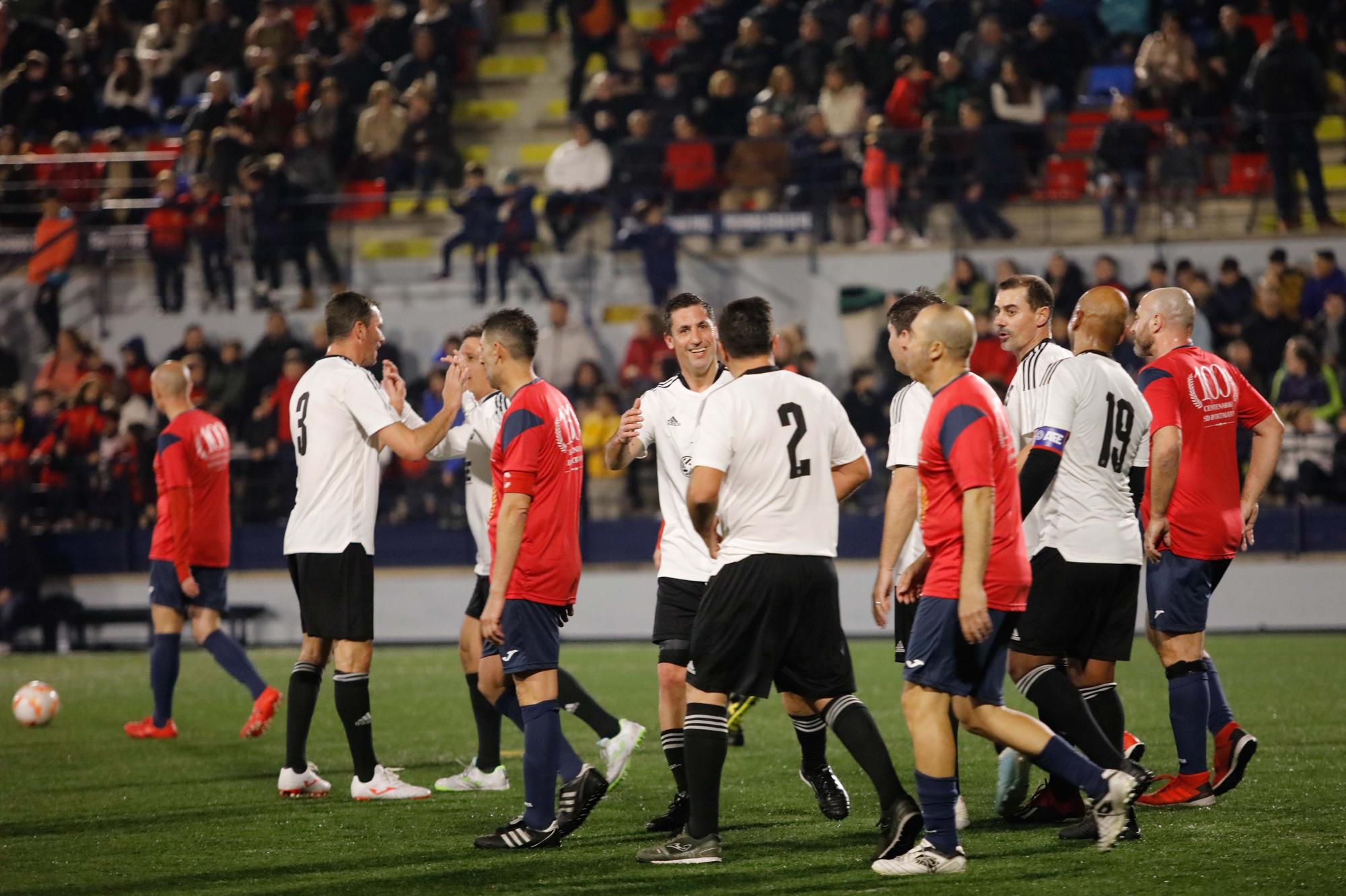 Mira aquí todas las imágenes del partido entre veteranos por el centenario del club Portmany