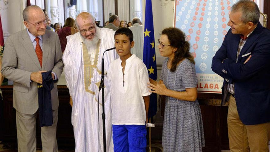 Fatel, ayer, en la recepción que el Ayuntamiento dio a los niños que pasan el verano en Málaga.