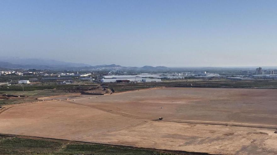 Vista aérea de la parcela en Parc Sagunt donde ya se está levantando la gigafactoría de Volkswagen, el pasado viernes.