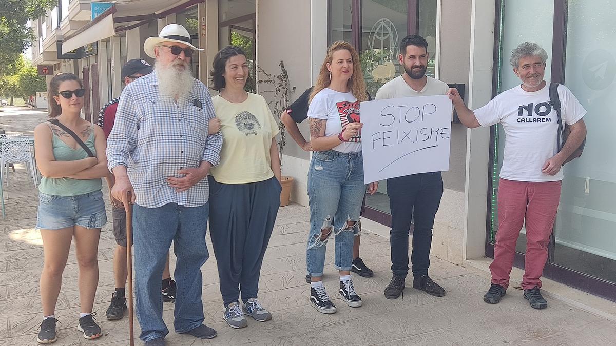 Los participantes en el acto de protesta convocado este mediodía en Inca.