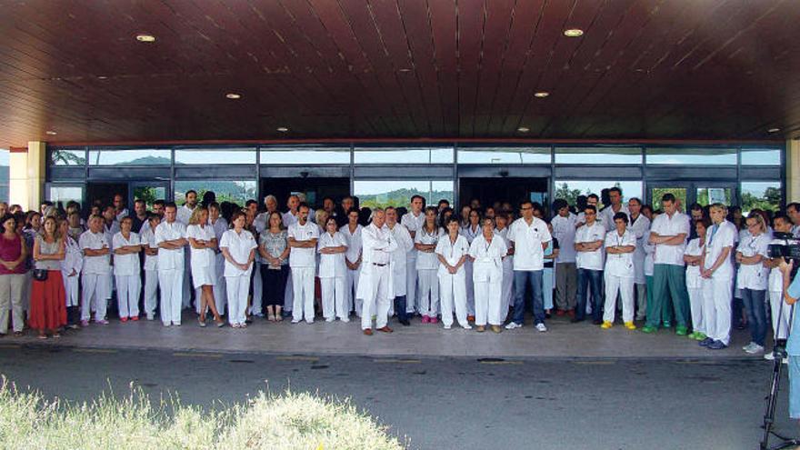 Hospital de Inca.– La plantilla sanitaria se solidarizó con las víctimas.
