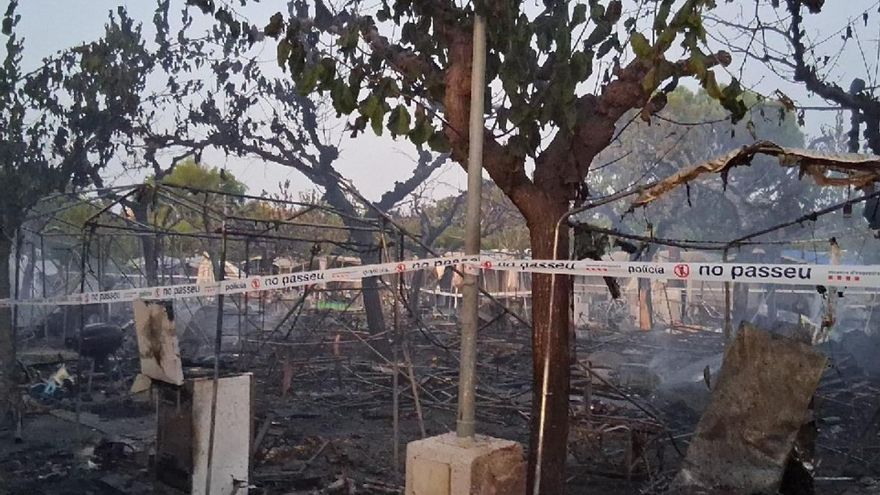 Evacuen més de 1.500 persones per un incendi de matinada en un càmping del Vendrell