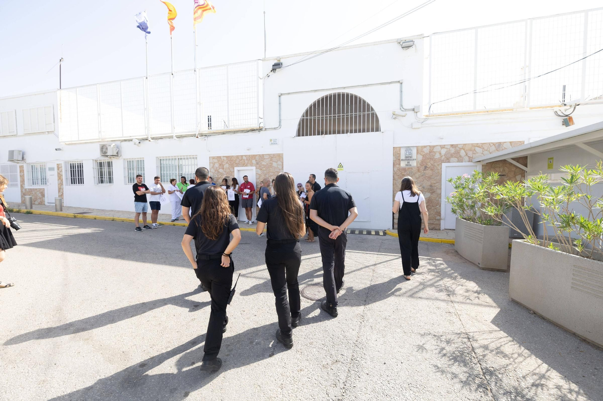 Descubre las fotos de la concentración de protesta de los funcionarios de prisiones de Ibiza