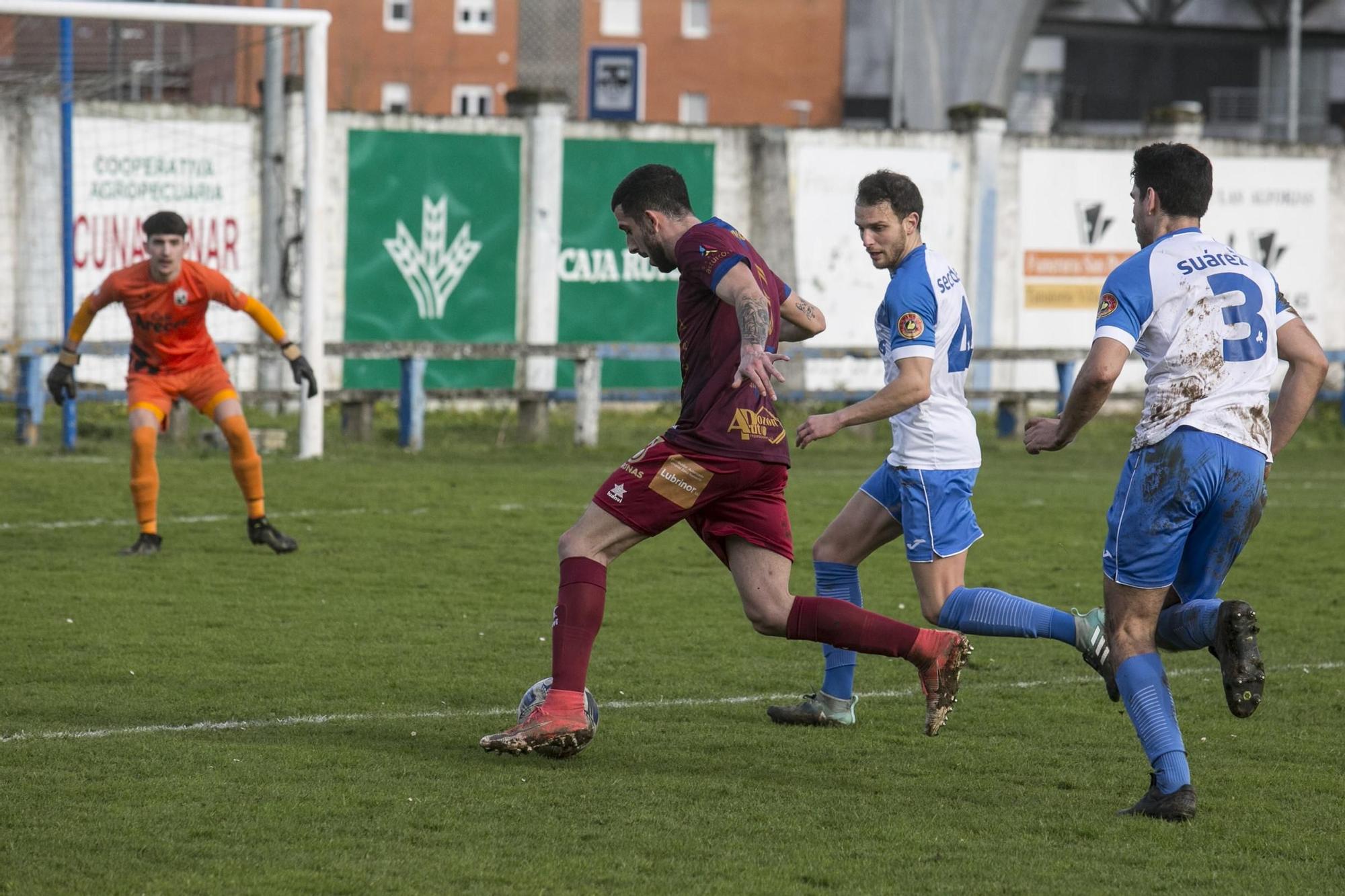 Las mejores imágenes de la jornada en la Tercera División de Asturias