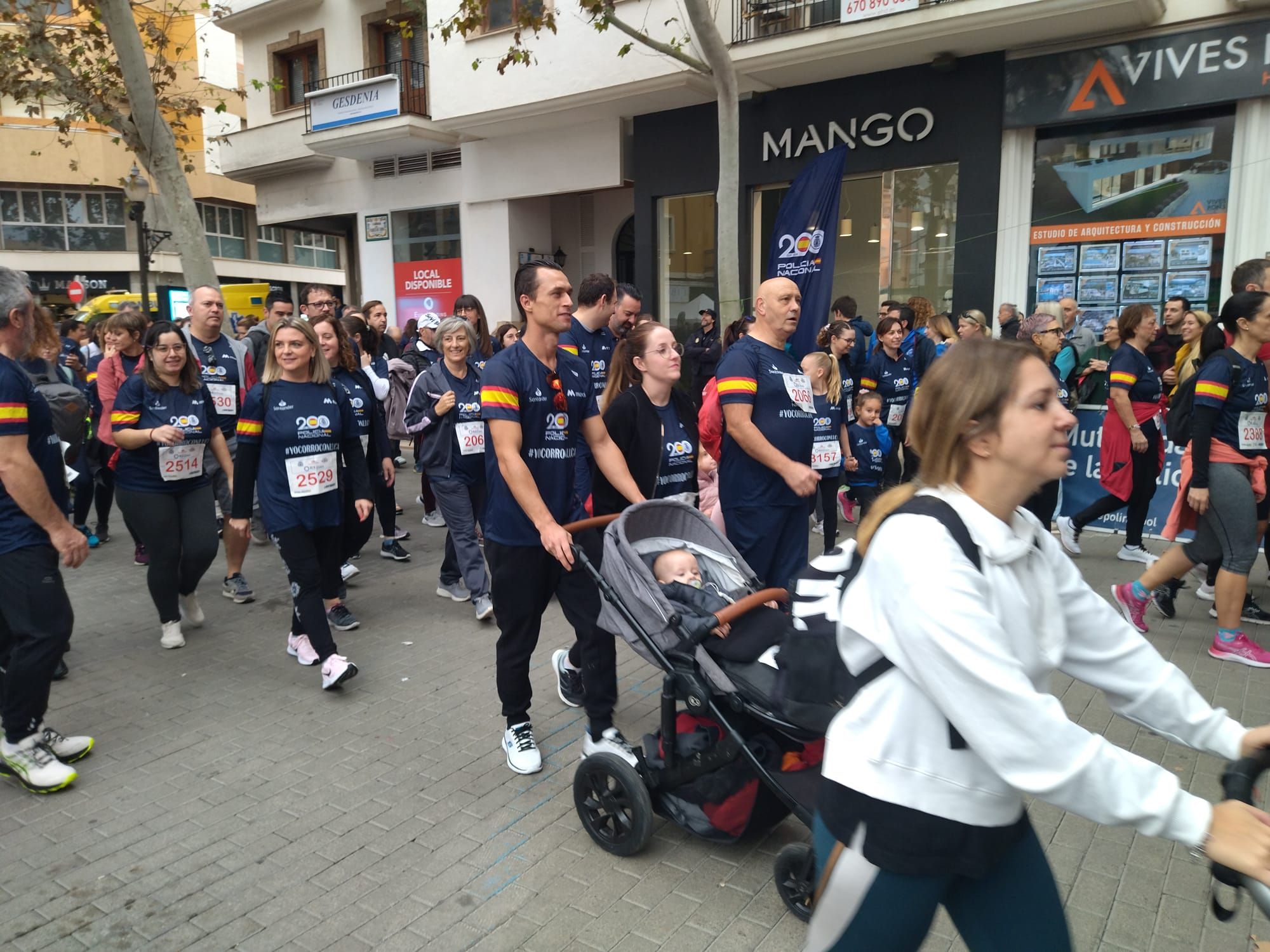 Marea solidaria: Dénia corre por Luca (imágenes)