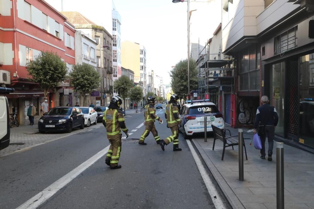 Un bombero resultó herido en el operativo - Varios vecinos, atendidos por problemas de ansiedad