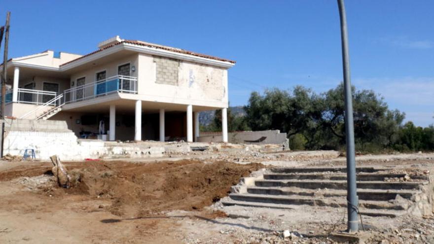 Acaben les tasques de desenrunament de la casa d&#039;Alcanar i reobren el solar