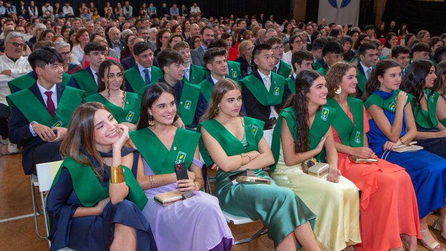 En la imagen, el acto de graduación celebrado ayer en el Colegio Manuel Peleteiro / CEDIDA