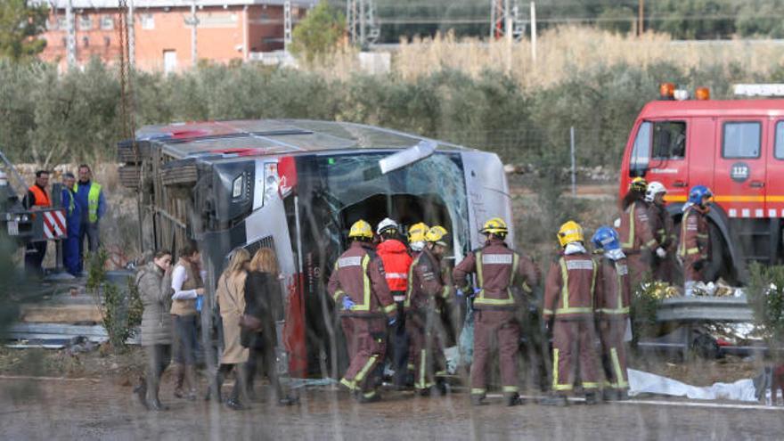 Trece universitarias muertas en un accidente de autobús en Tarragona
