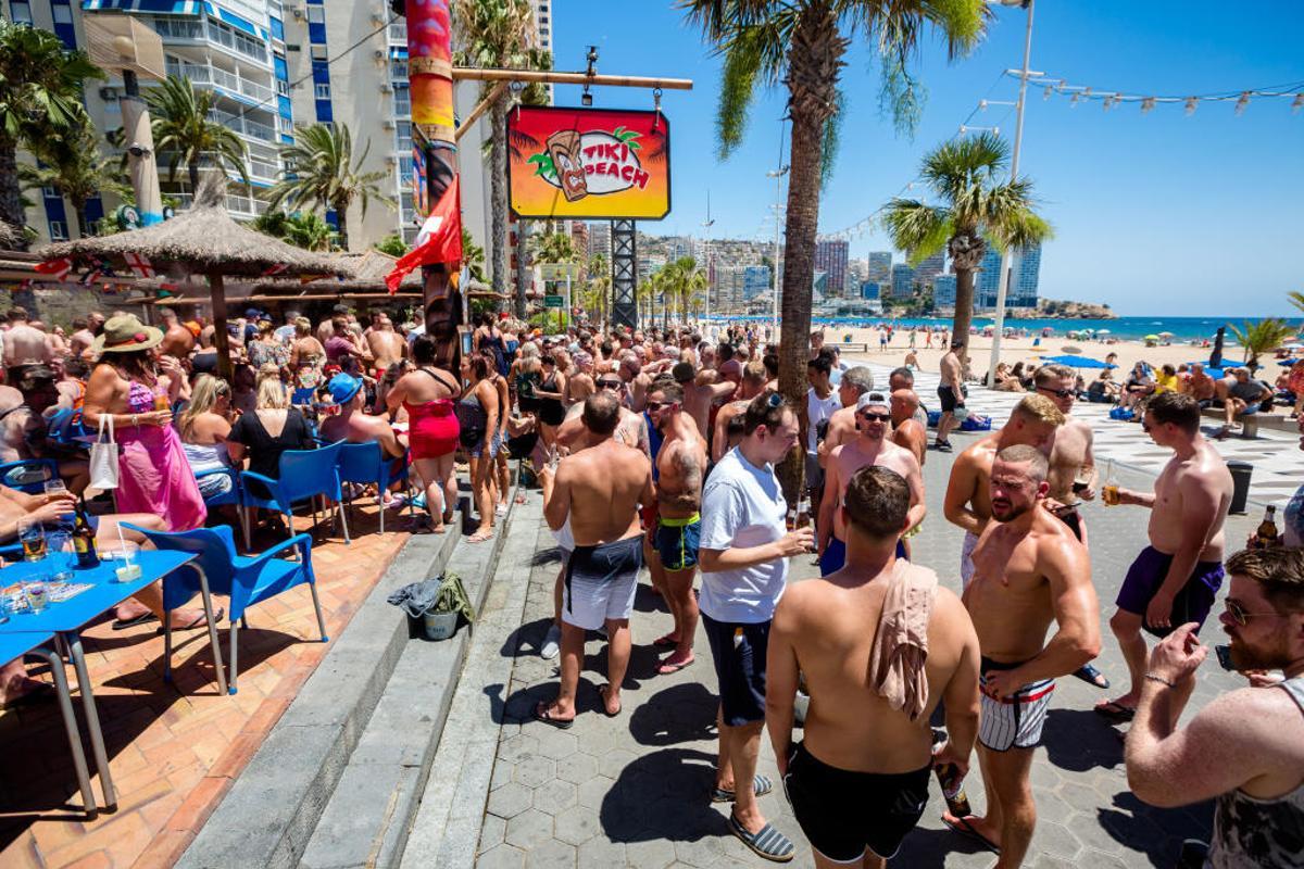 El Supremo obliga al cierre del Tiki Beach tras años de presión vecinal