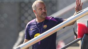 Hansi Flick, técnico del Barça, durante el entrenamiento previo al duelo frente al Mallorca.
