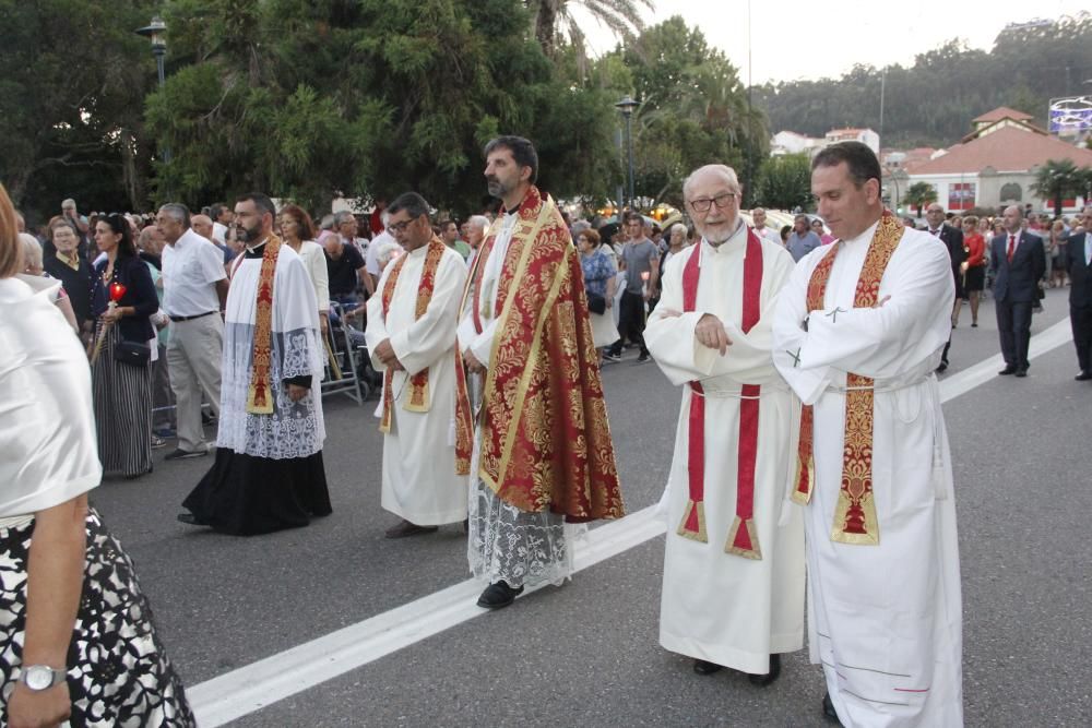 Un Cristo entre el fervor de la multitud. // Santos Álvarez