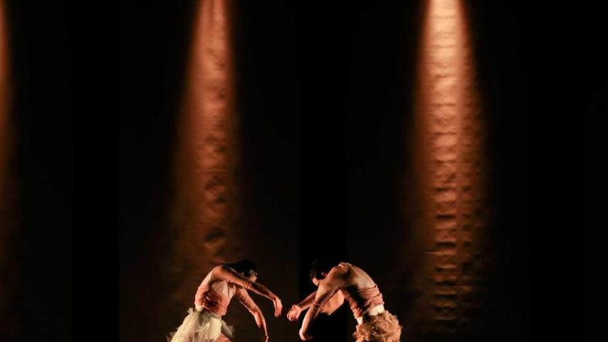 Éxito de la danza de &quot;Wolves&quot; en Oviedo