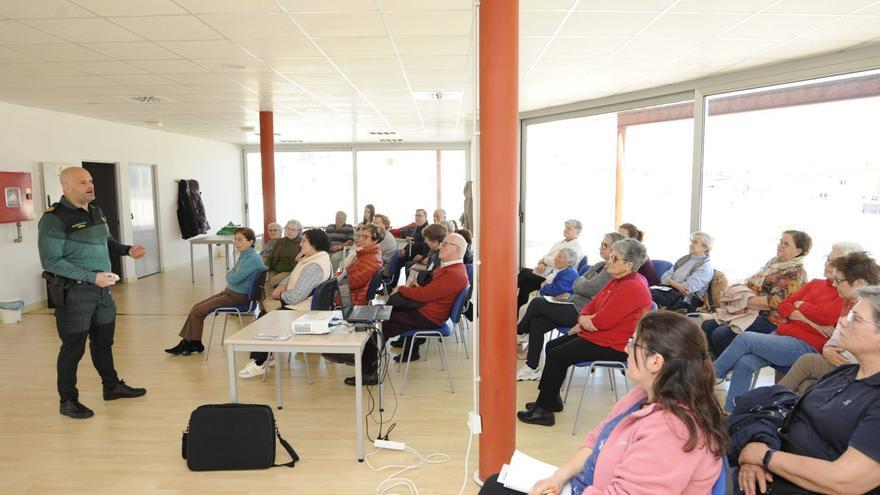 Lalín y A Estrada registran una decena de estafas a través de Internet al mes