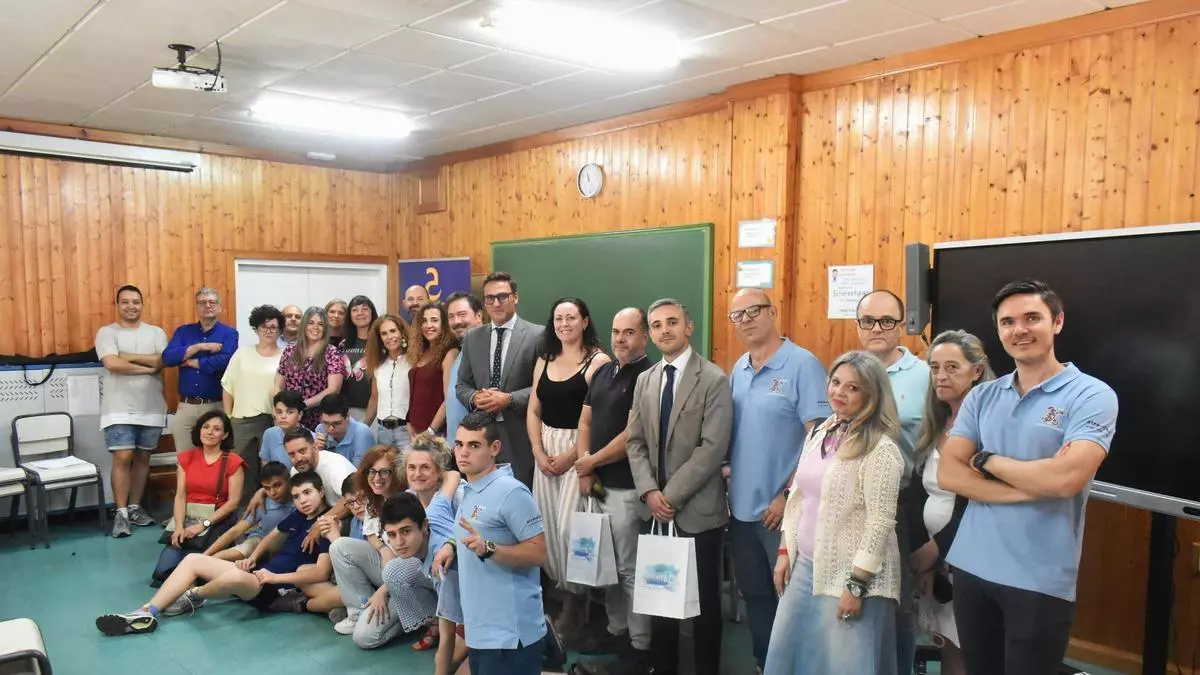 De aprender a pedalear a cruzar media España: el reto de siete jóvenes de Cáceres con autismo