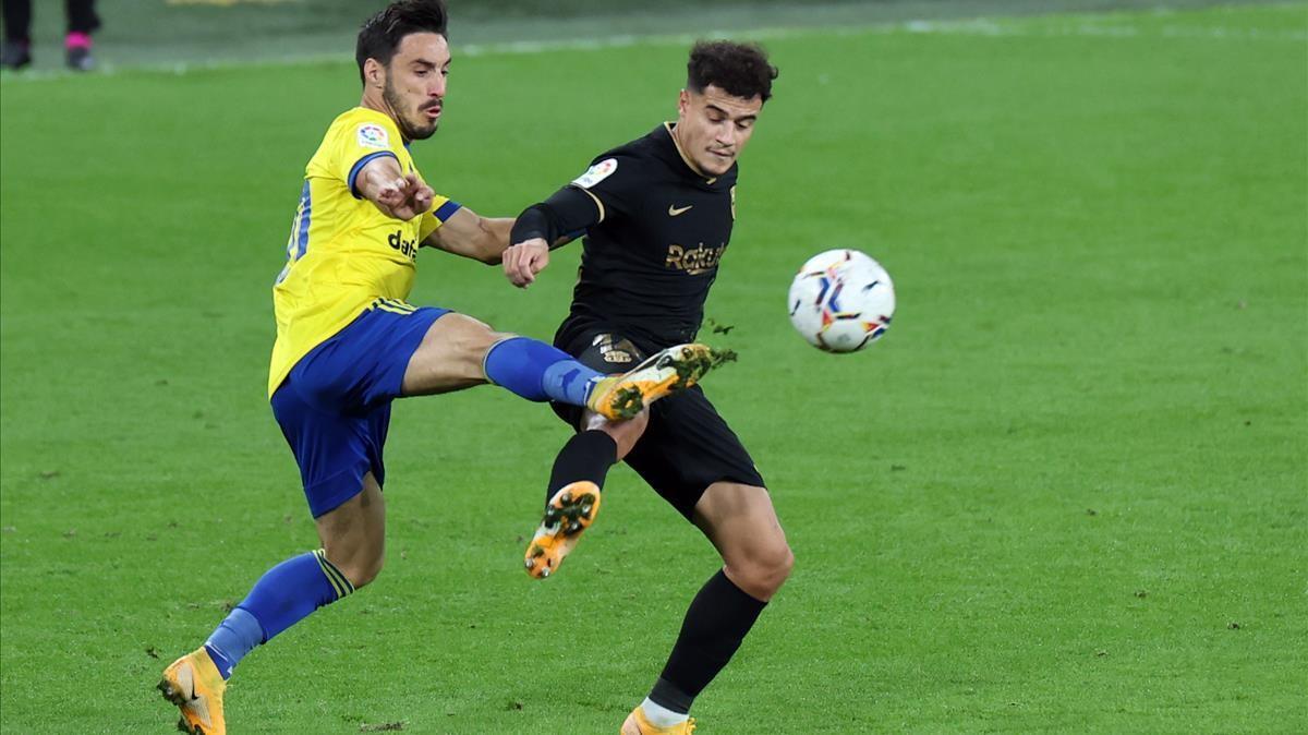 05 December 2020  Spain  Cadiz  Barcelona s Philippe Coutinho in action during the Spanish Primera Division soccer match between between Cadiz CF and FC Barcelona at Estadio Ramon de Carranza  Photo  Jose Luis Contreras DAX via ZUMA Wire dpa  Jose Luis Contreras DAX via ZUMA   DPA  05 12 2020 ONLY FOR USE IN SPAIN