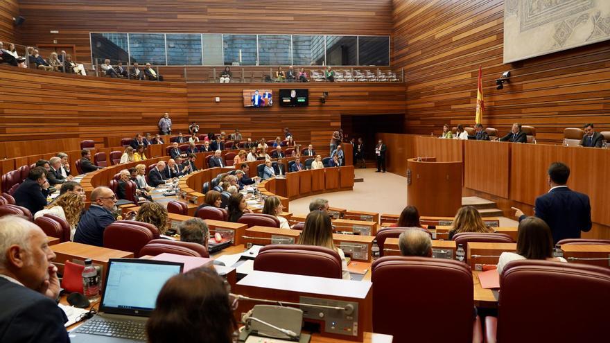 ¿Cuánto le pagan los partidos a los procuradores no liberados de las Cortes de Castilla y León?