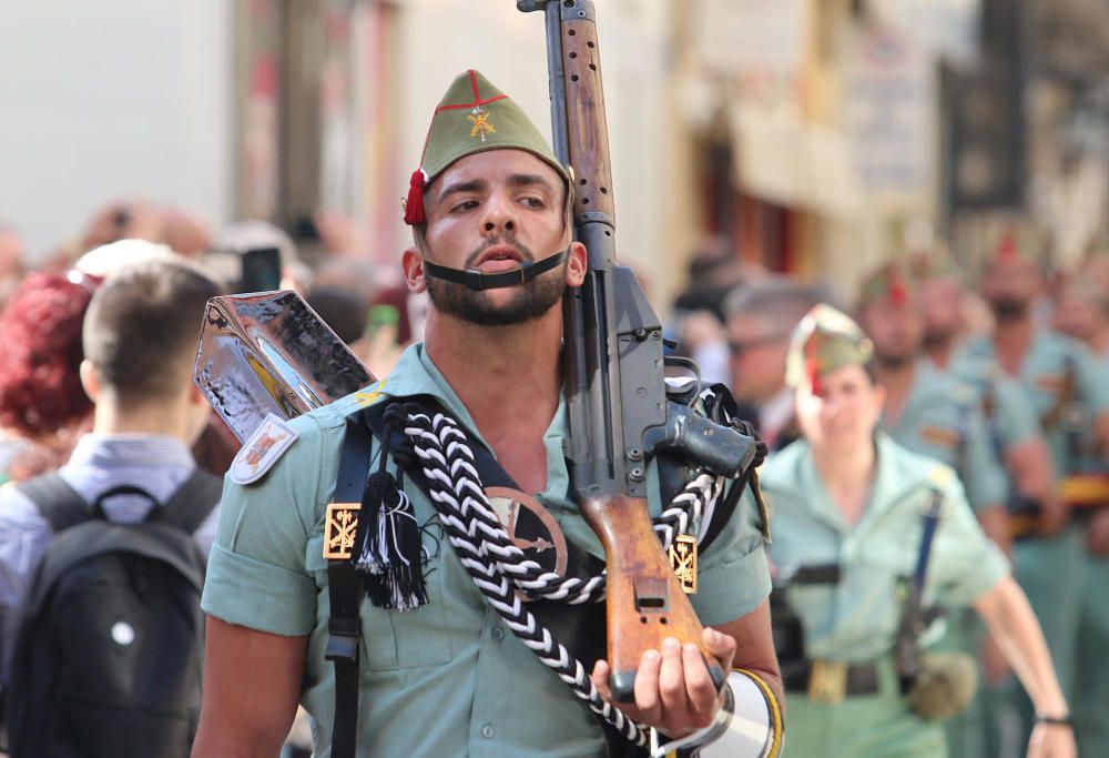 El paso del tercio de la Legión, tras desembarcar en el puerto, camino de la Explanada de Santo Domingo