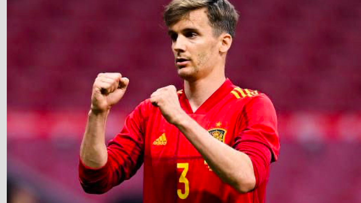 Diego Llorente, en un partido de la selección española.